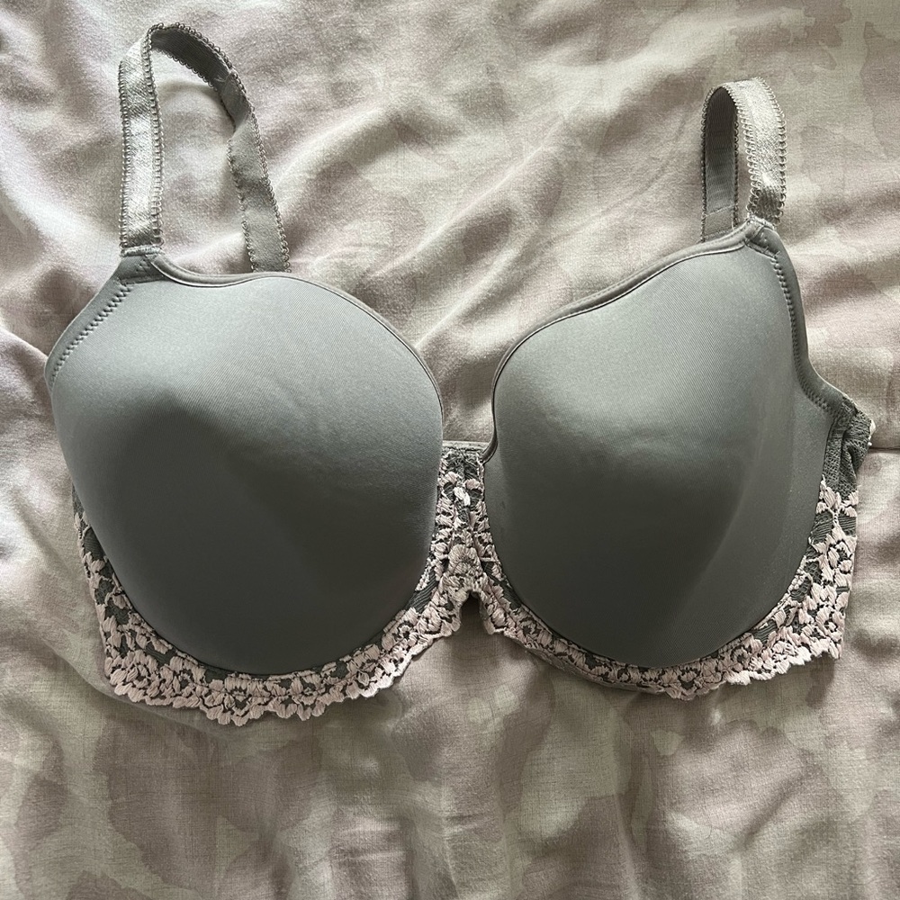 Wacoal Lace Embrace tshirt bra size 34G gray and pink floral